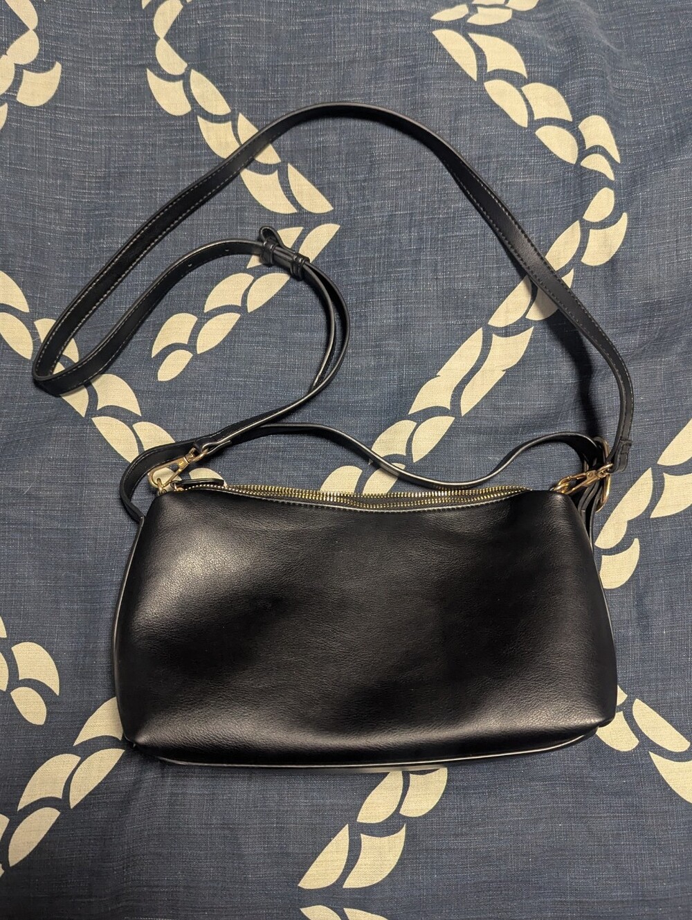 Old Navy Convertible Black Faux Leather Crossbody & Shoulder Bag – Gold Hardware